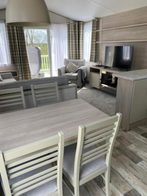 Luxury Holiday Home Sleeps 6 Pet Friendly
